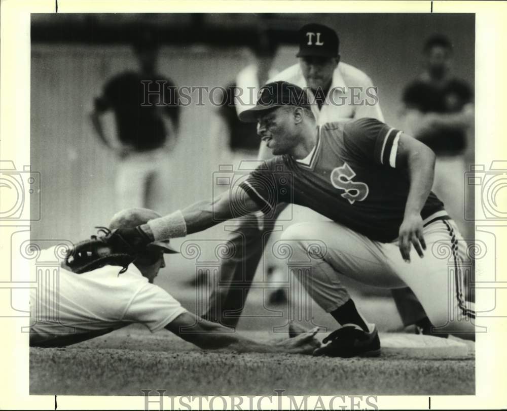 1991 Press Photo San Antonio Missions and Shreveport play pro baseball - Historic Images