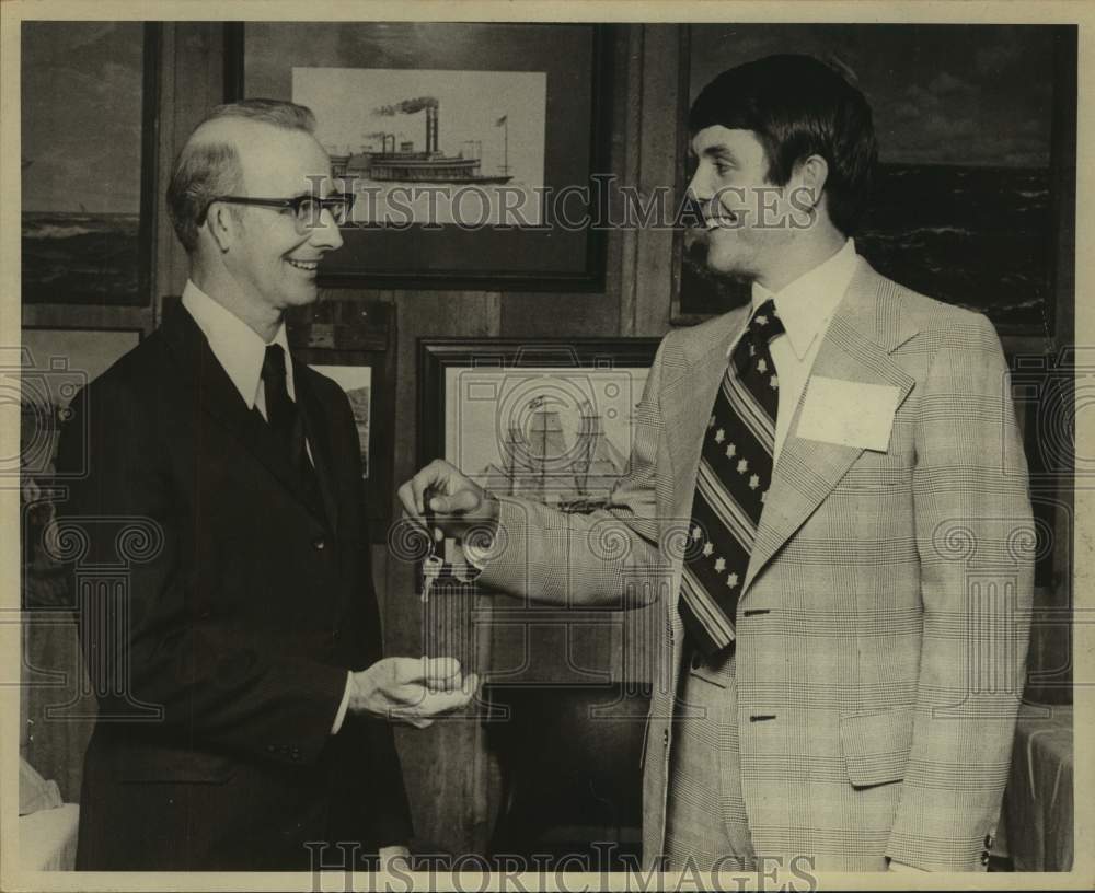 Press Photo San Antonio Brewers baseball owner with Robert Wood of St. Mary&#39;s - Historic Images