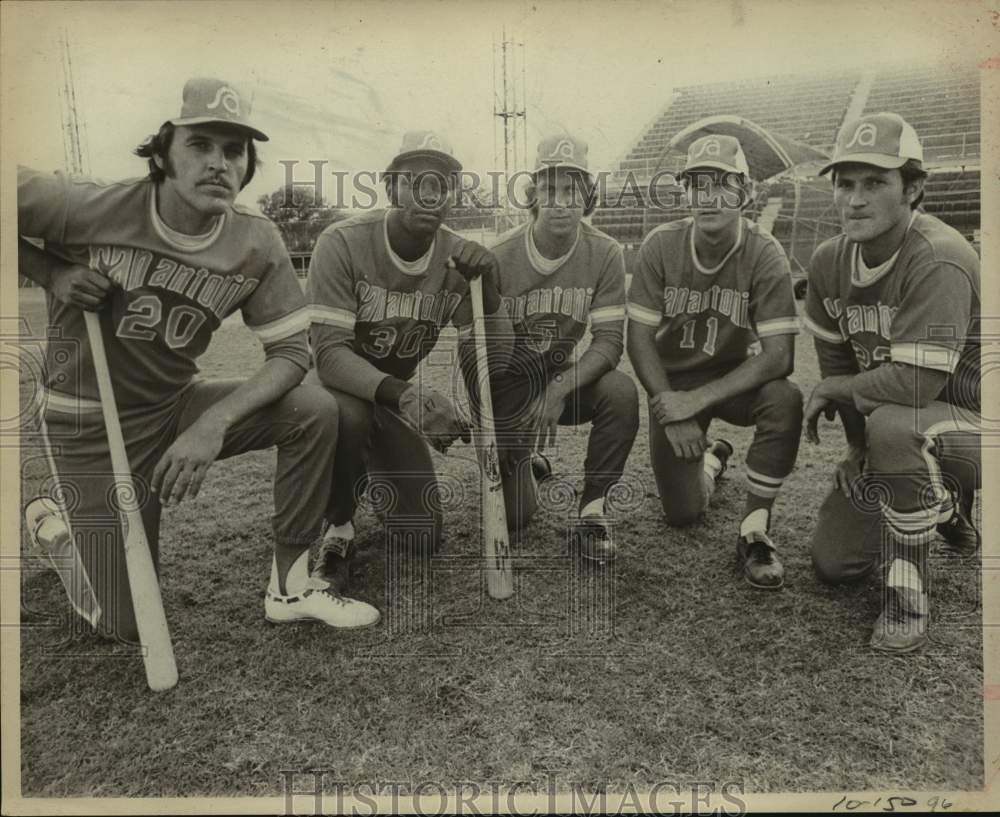 1974 Press Photo The San Antonio Brewers baseball team infielders - sas14334 - Historic Images