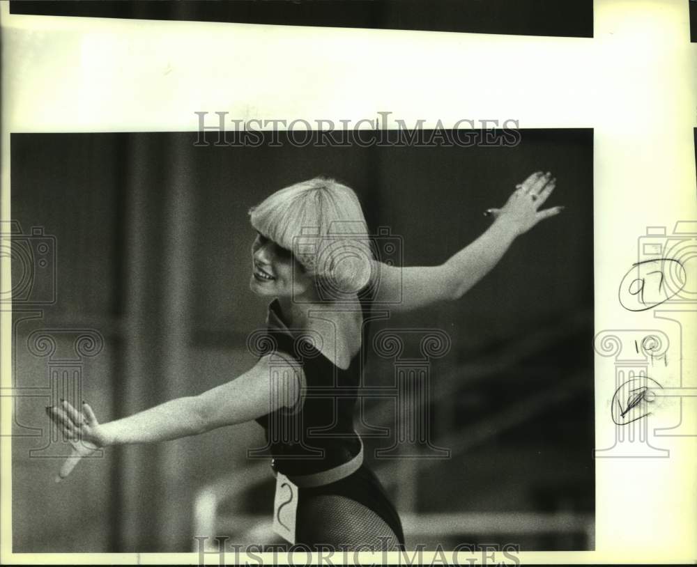 1984 Press Photo Prospective San Antonio Gunslingers cheerleader Regina Halamuda - Historic Images