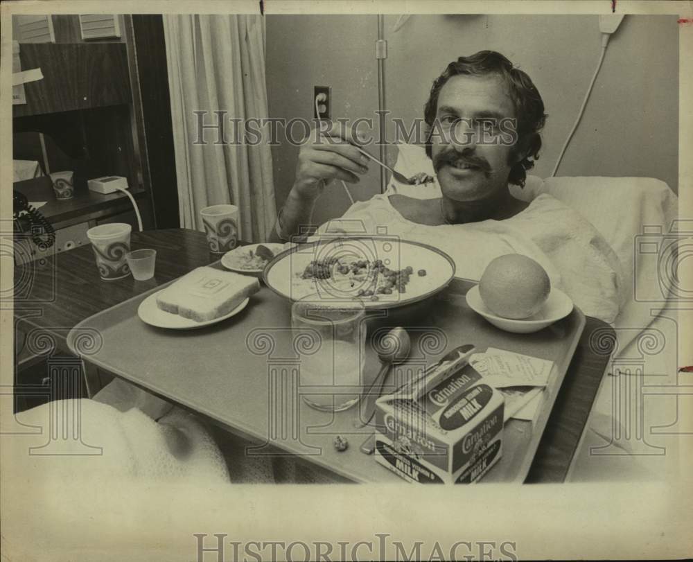 Press Photo Tennis player John Newcombe in a hospital bed - sas14530 - Historic Images