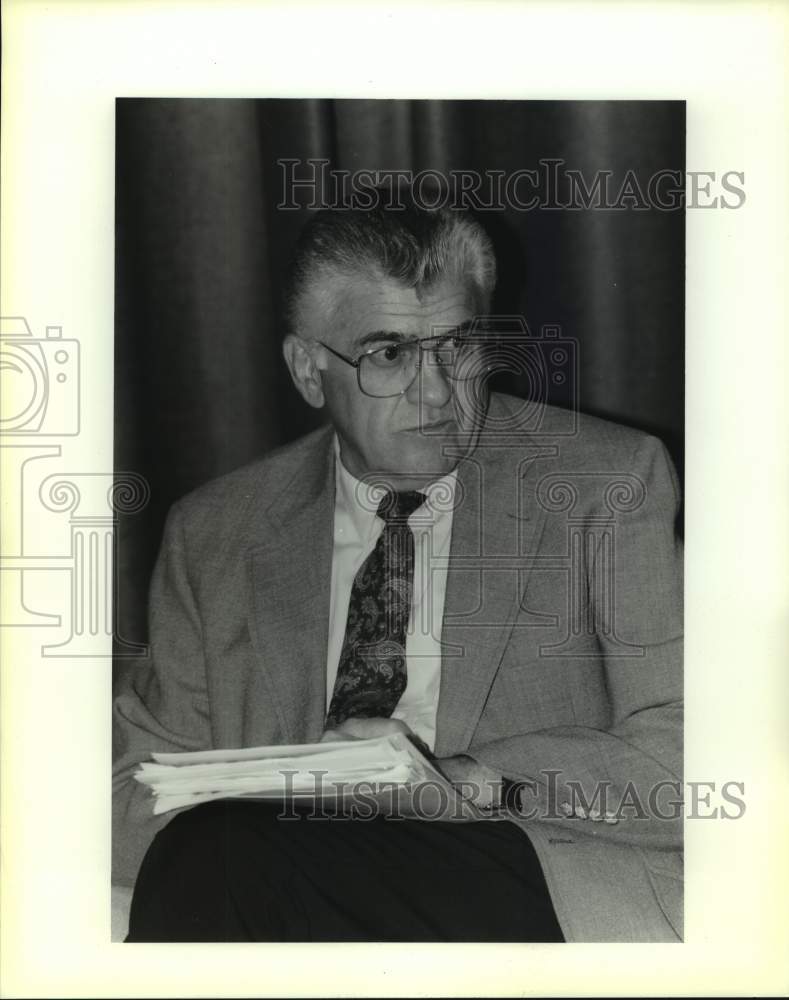 1990 Press Photo San Antonio Golf Association executive Nick Milanovich- Historic Images