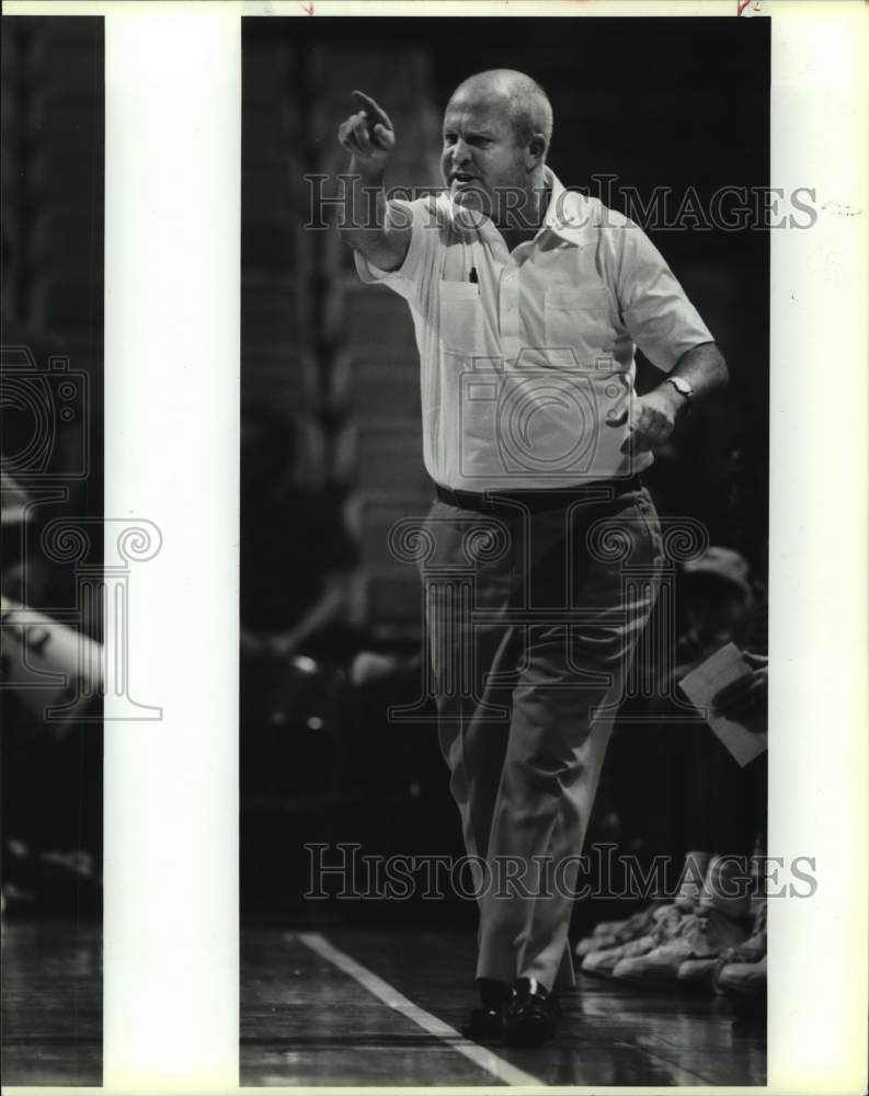 1991 Press Photo St. Mary&#39;s college basketball coach Buddy Meyers - sas14672-Historic Images