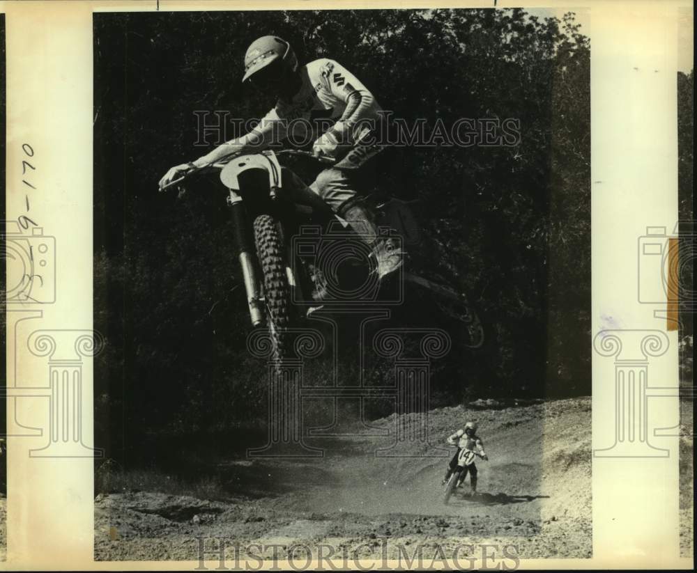 1981 Press Photo A motocross rider goes airborne during a jump - sas14750-Historic Images