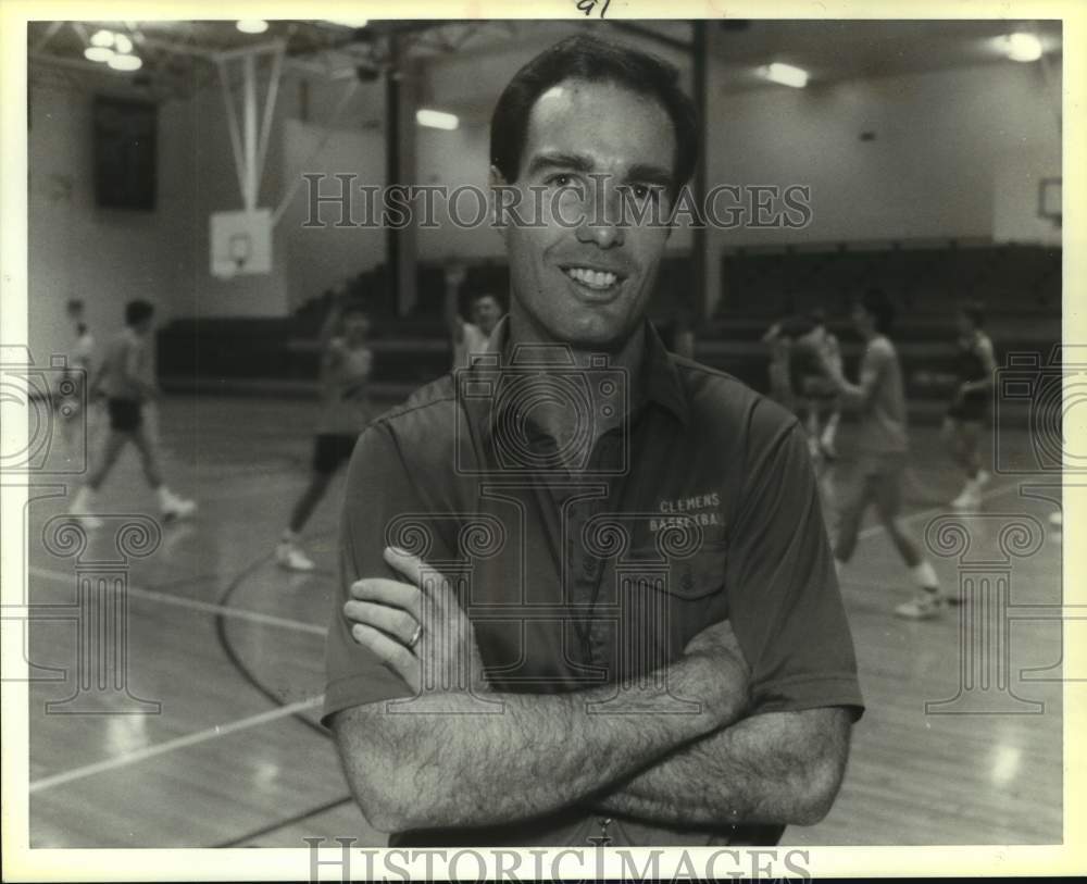 1988 Press Photo Clemens High basketball coach Steve Morris - sas14761 - Historic Images