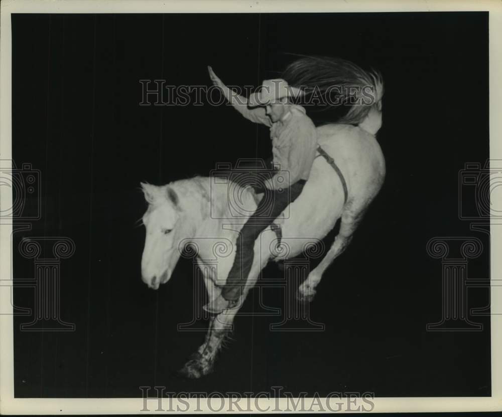 1953 Press Photo A bareback bronc rider in action - sas14773-Historic Images