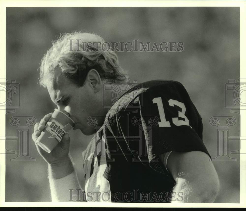 Press Photo Los Angeles Raiders football quarterback Jay Schroeder - sas14782 - Historic Images
