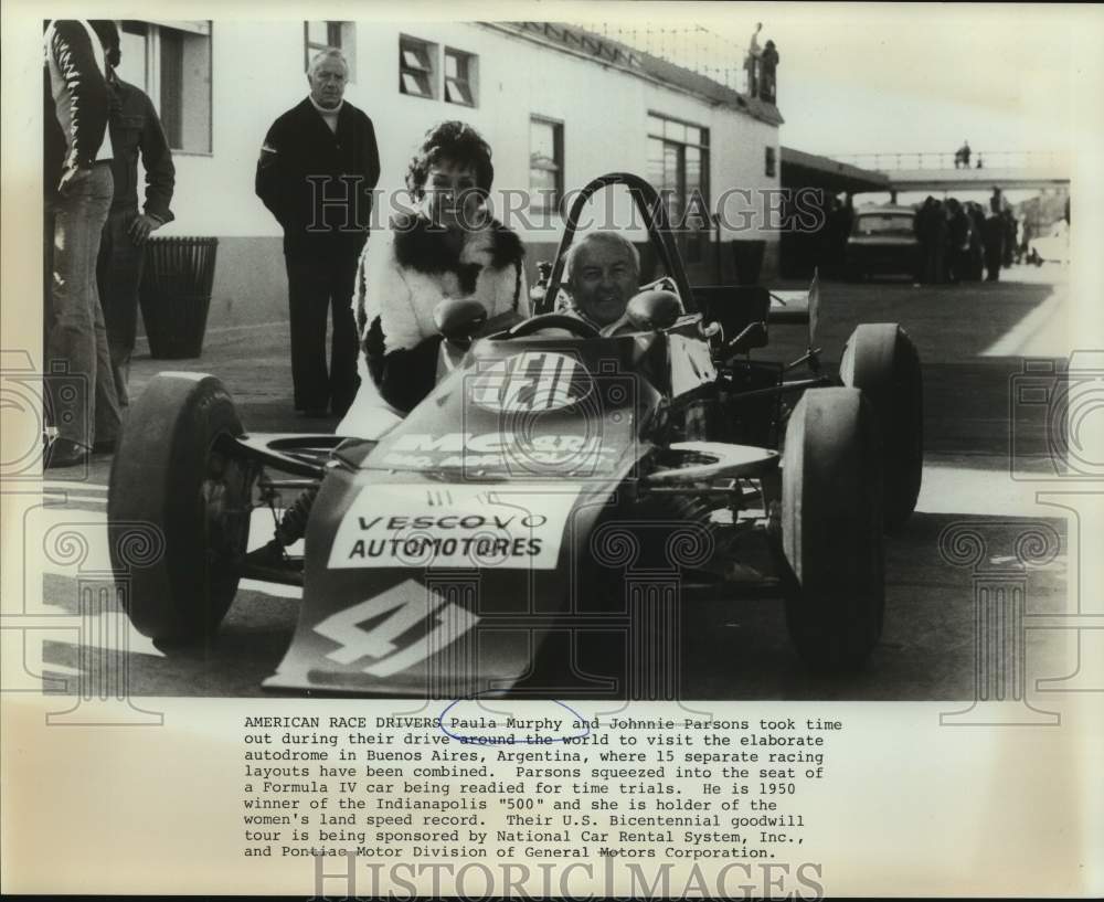 Press Photo Race drivers Paula Murphy and Johnnie Parsons in Buenos Aires-Historic Images