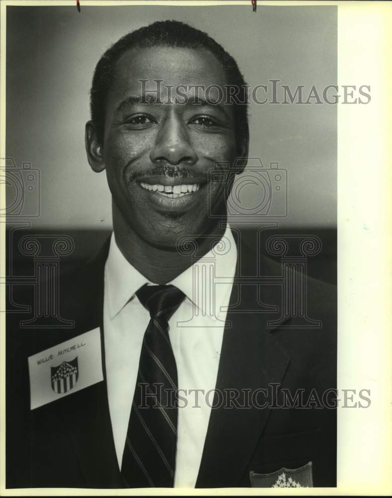 1986 Press Photo Football player Willie Mitchell, National All-Star Program - Historic Images