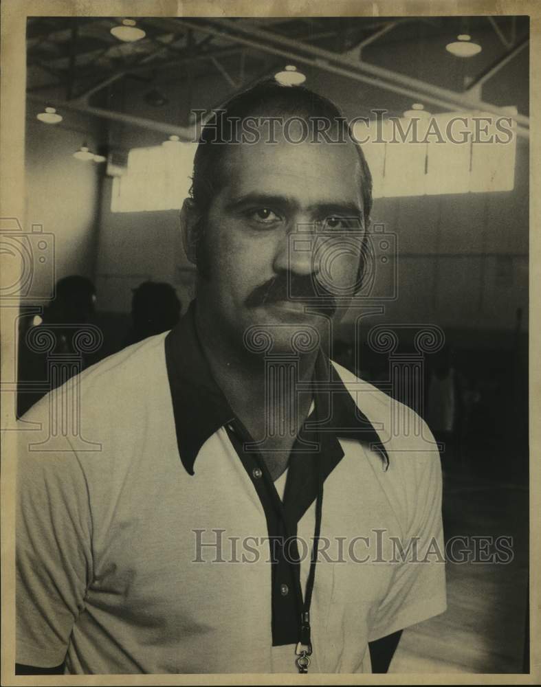 1980 Press Photo Coach Roland Lopez - sas14942 - Historic Images