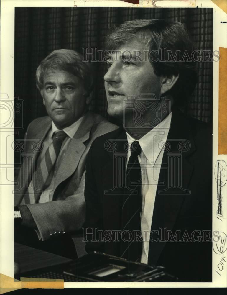 1983 Press Photo San Antonio Spurs basketball brass Bob Bass and Morris McHone - Historic Images