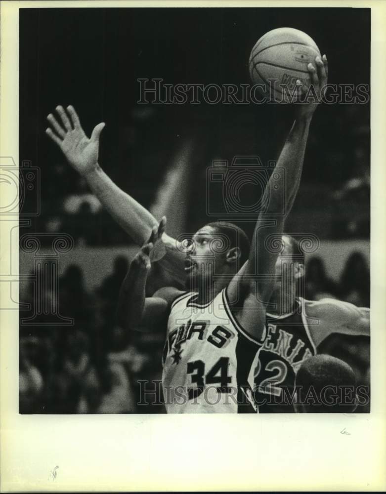 1985 Press Photo San Antonio Spurs and Phoenix Suns play NBA basketball - Historic Images
