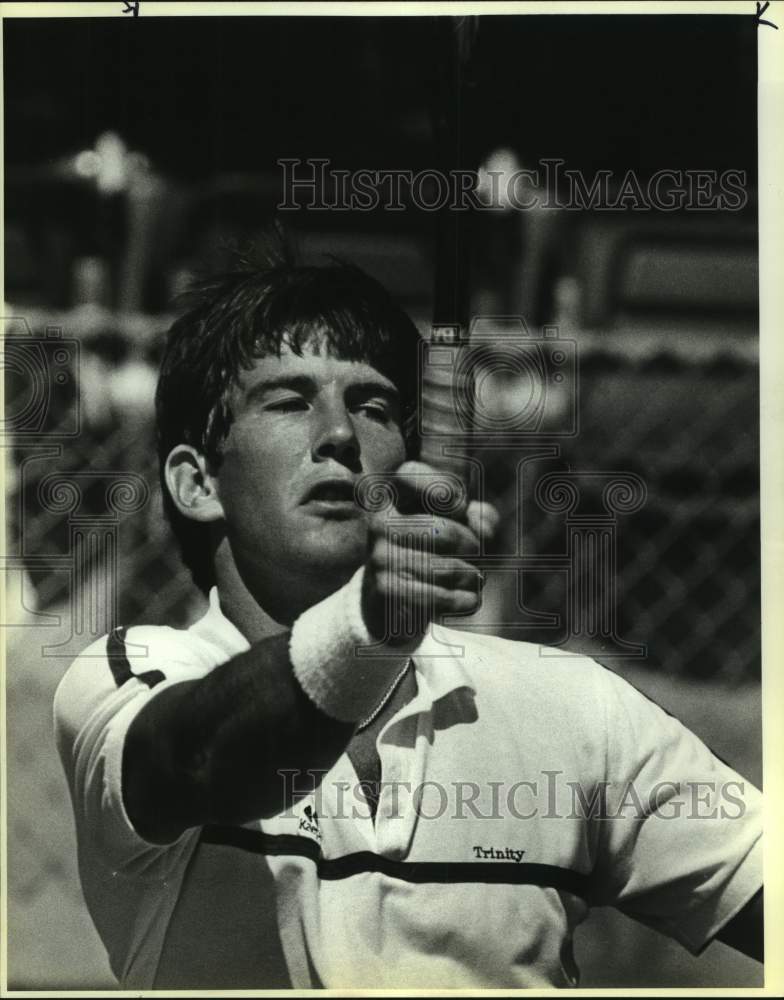 1986 Press Photo Trinity tennis player Fanie Reinach vs. Tom Mercer - sas15078 - Historic Images