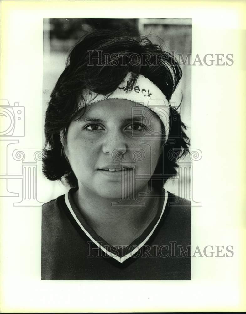 1987 Press Photo San Antonio Roadrunners softball player Sophie Perez - Historic Images