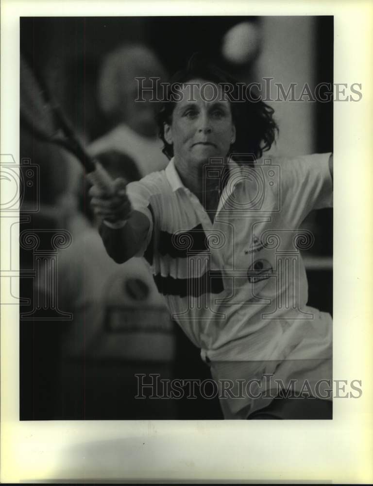 1988 Press Photo San Antonio team tennis player Candy Reynolds in action - Historic Images