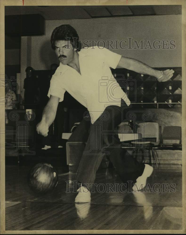 Pro bowler Steve Neff - Historic Images