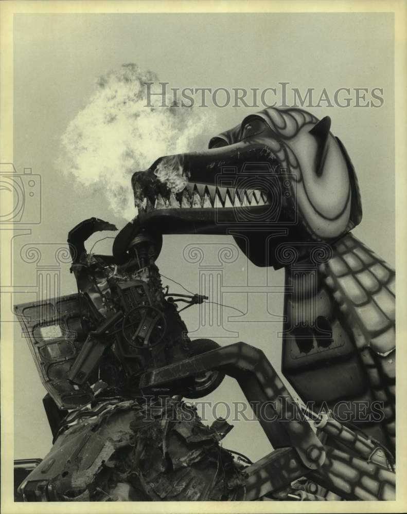 1996 Press Photo The &quot;Megasaurus&quot; robotic dinosaur - sas15296 - Historic Images