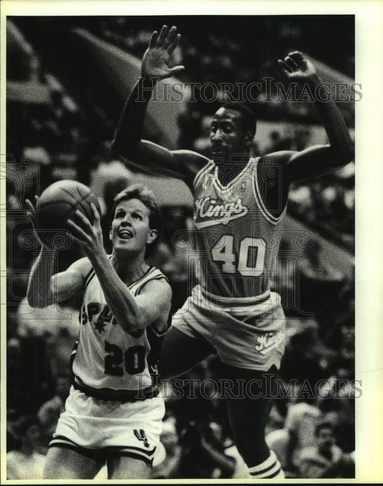 1987 Press Photo San Antonio Spurs and Sacramento Kings play NBA basketball - Historic Images
