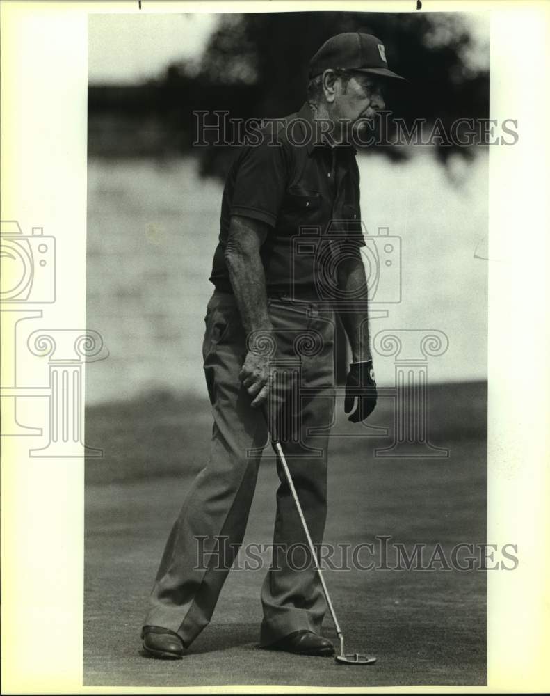 1986 Press Photo Golfer Richard Stratton, 76, first place in 70-and-older class - Historic Images