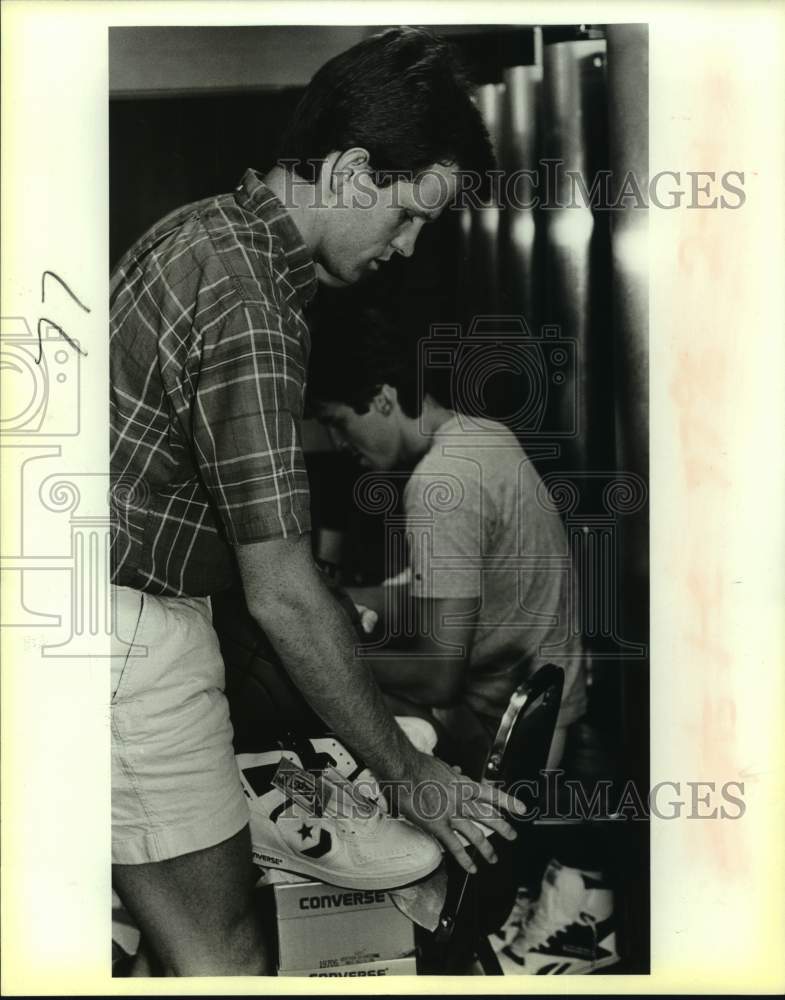 1988 Press Photo San Antonio Spurs basketball player Jon Sumvold - sas15472 - Historic Images