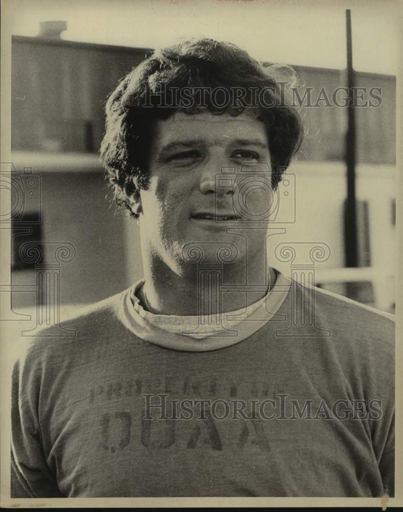 Press Photo Football defensive tackle Mike Garner - sas15484 - Historic Images