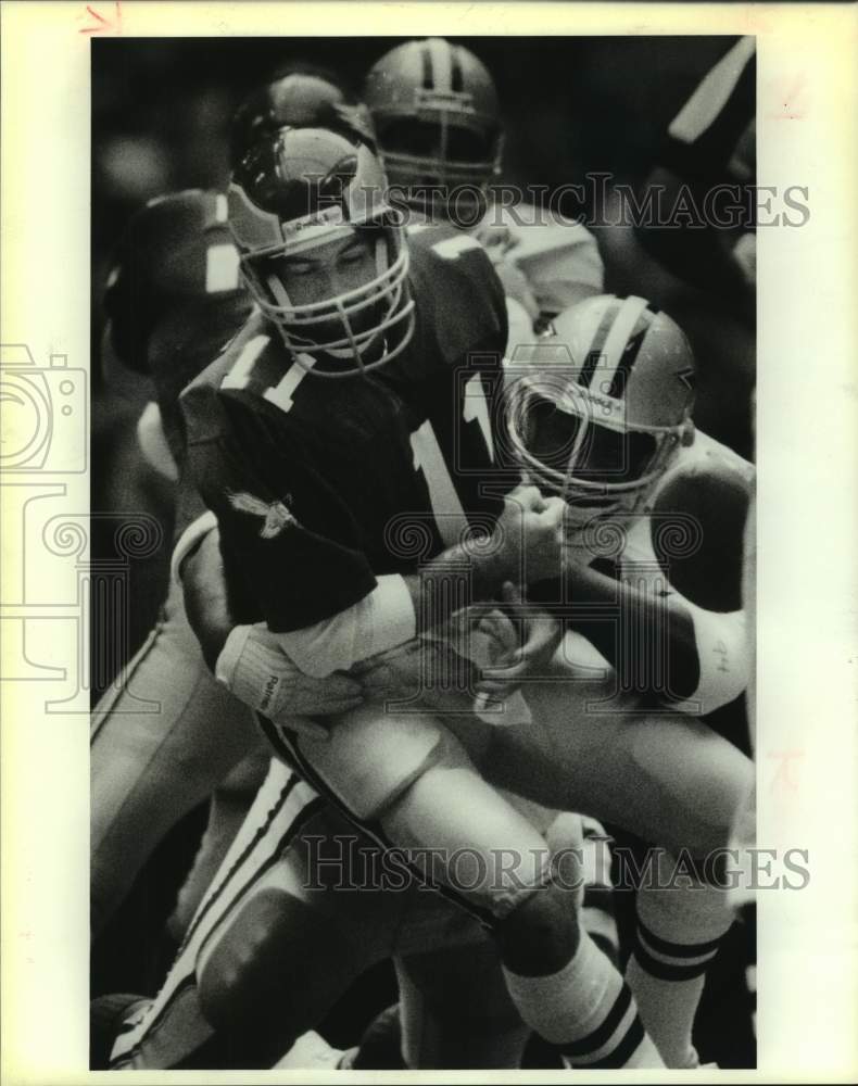 1987 Press Photo Philadelphia Eagles and Dallas Cowboys play NFL football - Historic Images