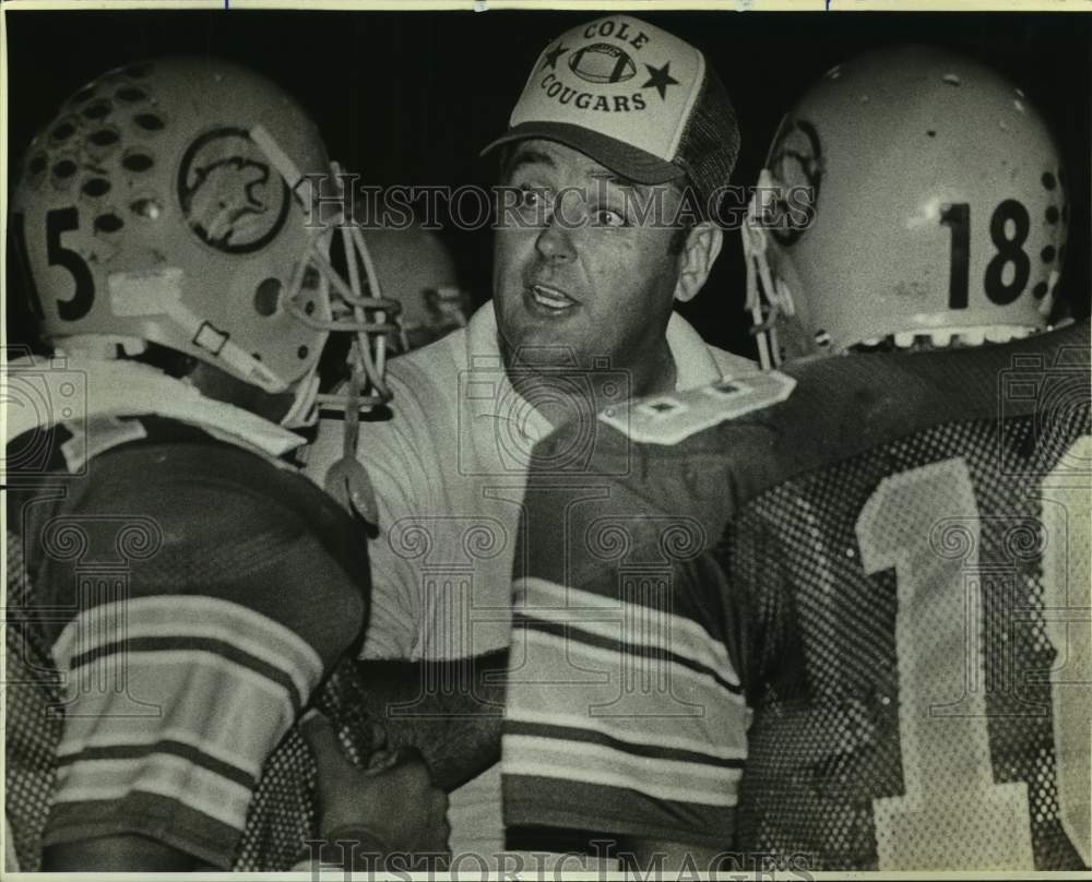 1986 Press Photo Cole High football coach Joel Smith and players - sas15922 - Historic Images