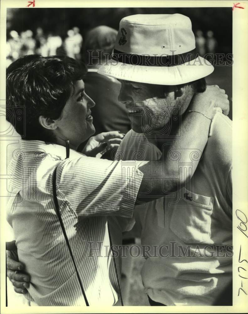 1983 Press Photo Golfer Jim Colbert with Marcia Colbert at the Texas Open - Historic Images