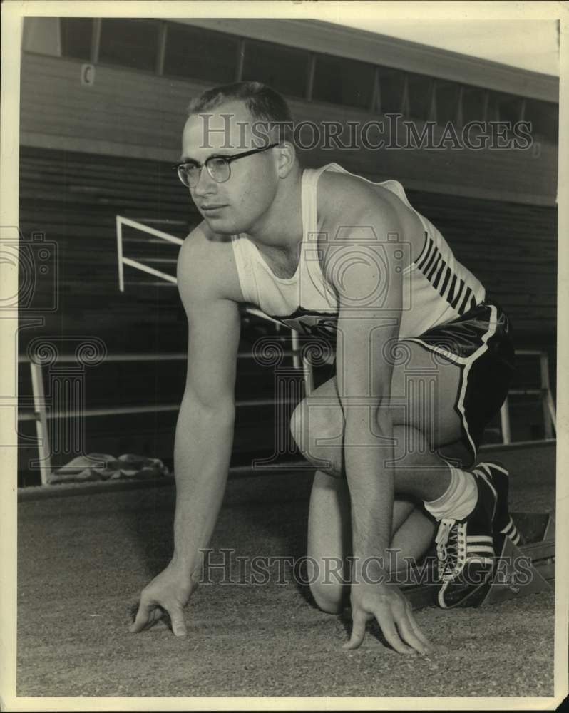 Press Photo Track athlete Bill Woodhouse - sas16159 - Historic Images