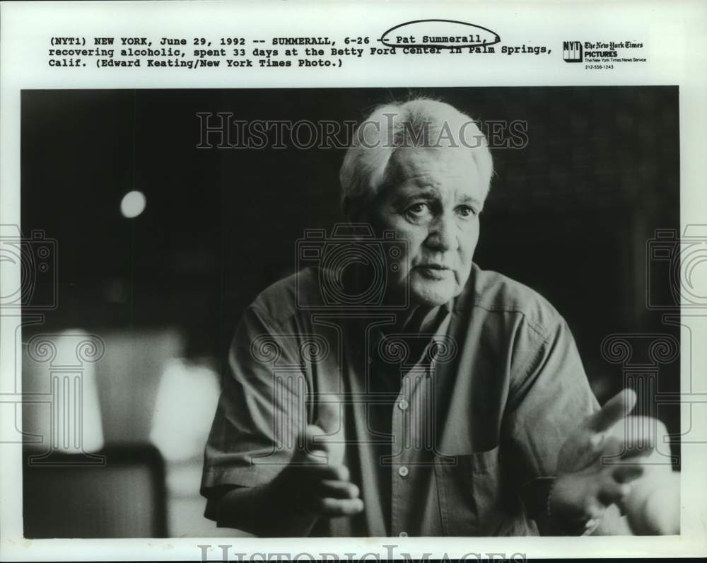 1992 Press Photo Sportscaster and recovering alcoholic Pat Summerall - Historic Images