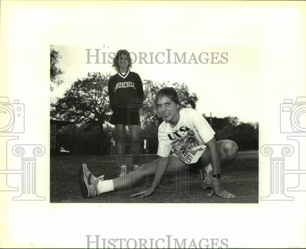 1993 Press Photo Churchill cross-country coach Carol Thronson and Traci Clark - Historic Images
