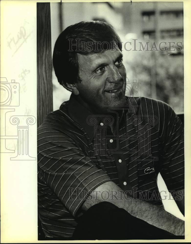 1984 Press Photo Football coach Jackie Sherrill at the Hilton Hotel - sas16326 - Historic Images