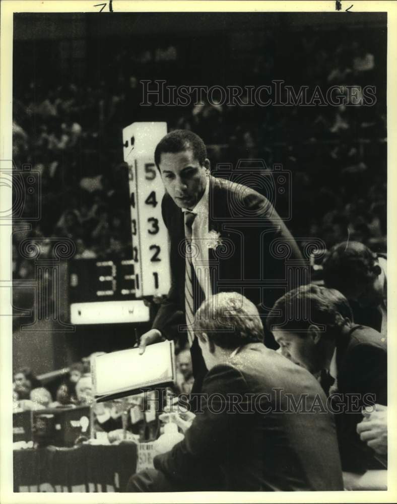 1988 Press Photo Southern Methodist basketball coach John Shumate - sas16337 - Historic Images