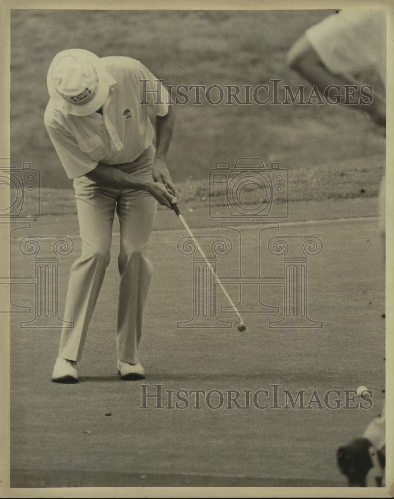 Press Photo Golfer Mark Hayes in action - sas16397 - Historic Images