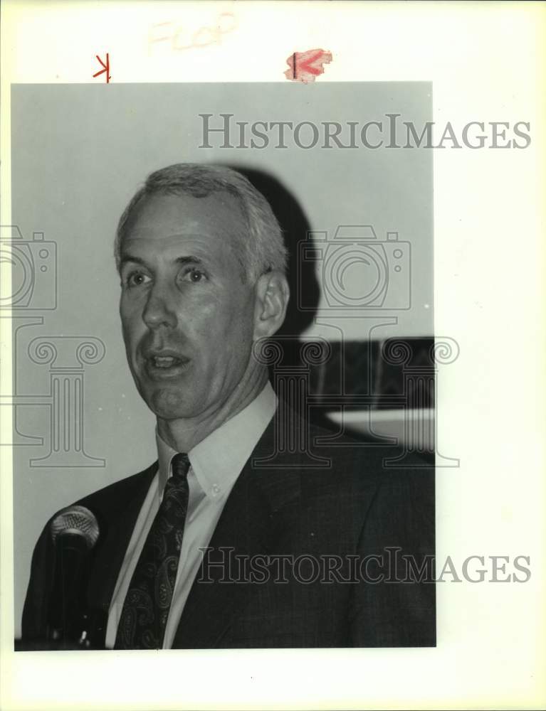 Press Photo Texas A M Football Coach R C Slocum At Fort Sam Houston press-photo-texas-a-m-football-coach-r-c-slocum-at-fort-sam-houston