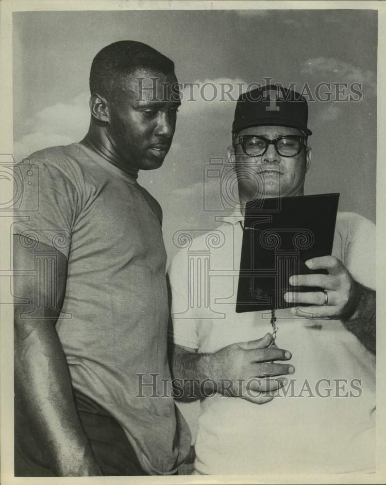 1970 Press Photo Football coach Duncan McCauley - sas16651- Historic Images