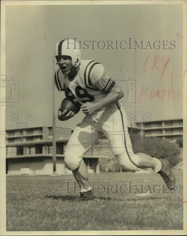 Press Photo Trinity college football player Felix Kaluper - sas16679 - Historic Images
