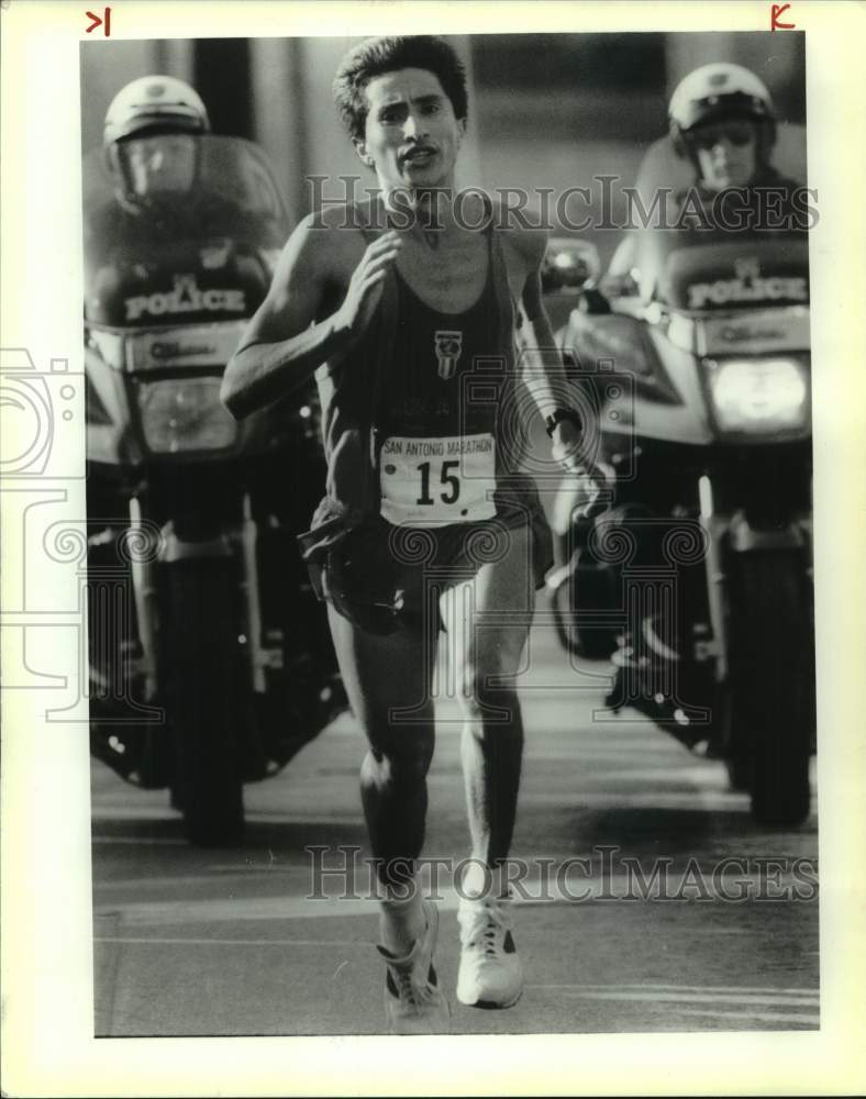 1991 Press Photo San Antonio Marathon winner Alberto Puente - sas16807 - Historic Images