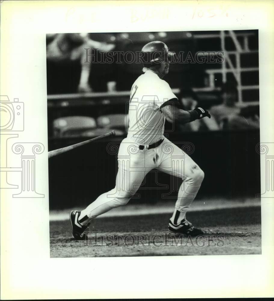 1992 Press Photo San Antonio Missions baseball player Mike Busch in action - Historic Images