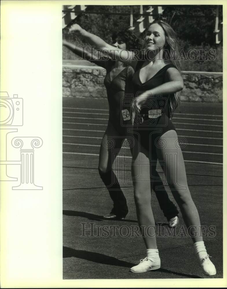 1984 Press Photo San Antonio Gunslingers cheerleader hopeful Theresa Thomas - Historic Images