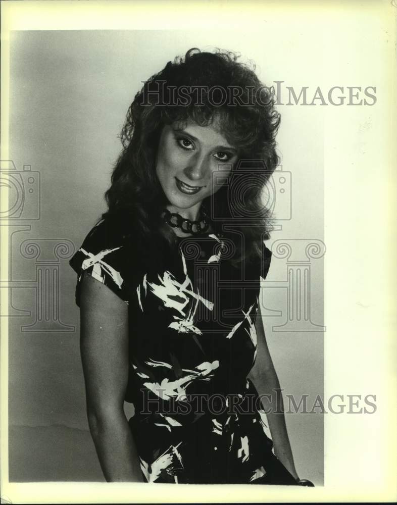 1984 Press Photo San Antonio Gunslingers cheerleader Deanna Maddox - sas16901 - Historic Images
