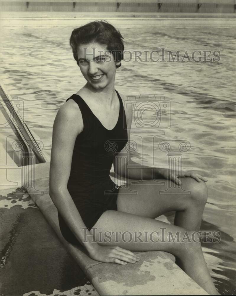Press Photo Swimmer Susie Schimmel - sas16943 - Historic Images