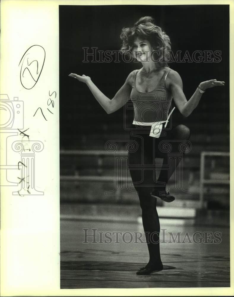 1984 Press Photo San Antonio Gunslingers cheerleader hopeful Sharon Caldwell - Historic Images