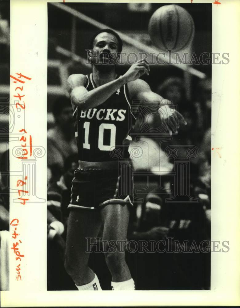 1987 Press Photo Milwaukee Bucks basketball player John Lucas - sas16965 - Historic Images