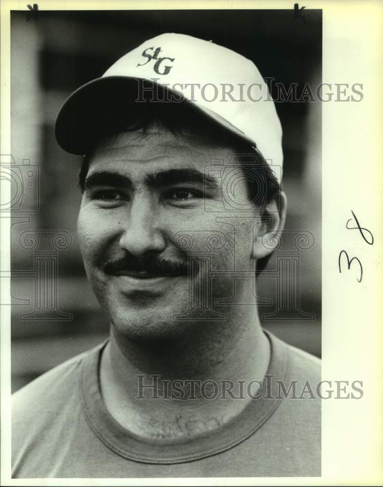 1989 Press Photo St. Gerard High baseball coach Roland Rodriguez - sas17007 - Historic Images