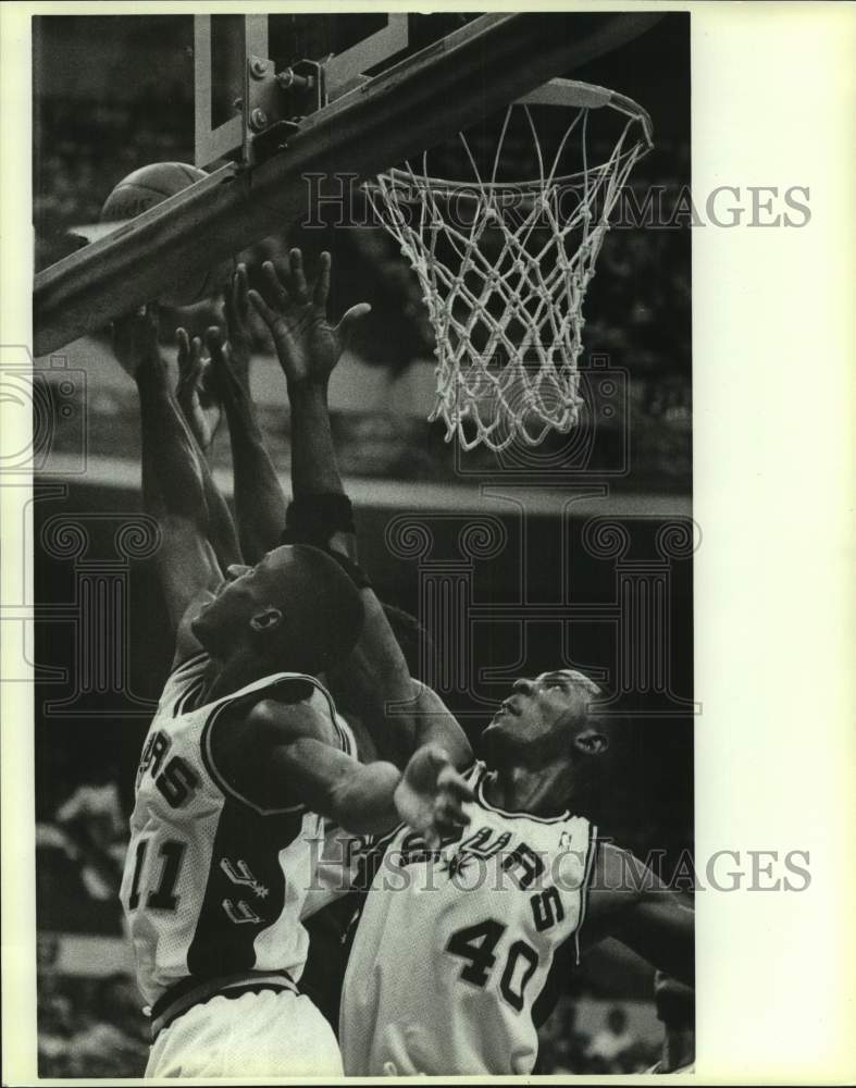 Press Photo San Antonio Spurs basketball players Vernon Maxwell, Willie Anderson - Historic Images