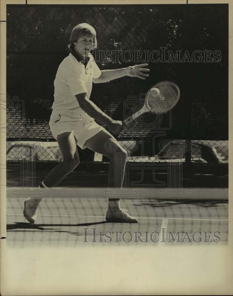 1975 Press Photo Tennis player Bill Matyastik vs. Brad Richison - sas17098 - Historic Images