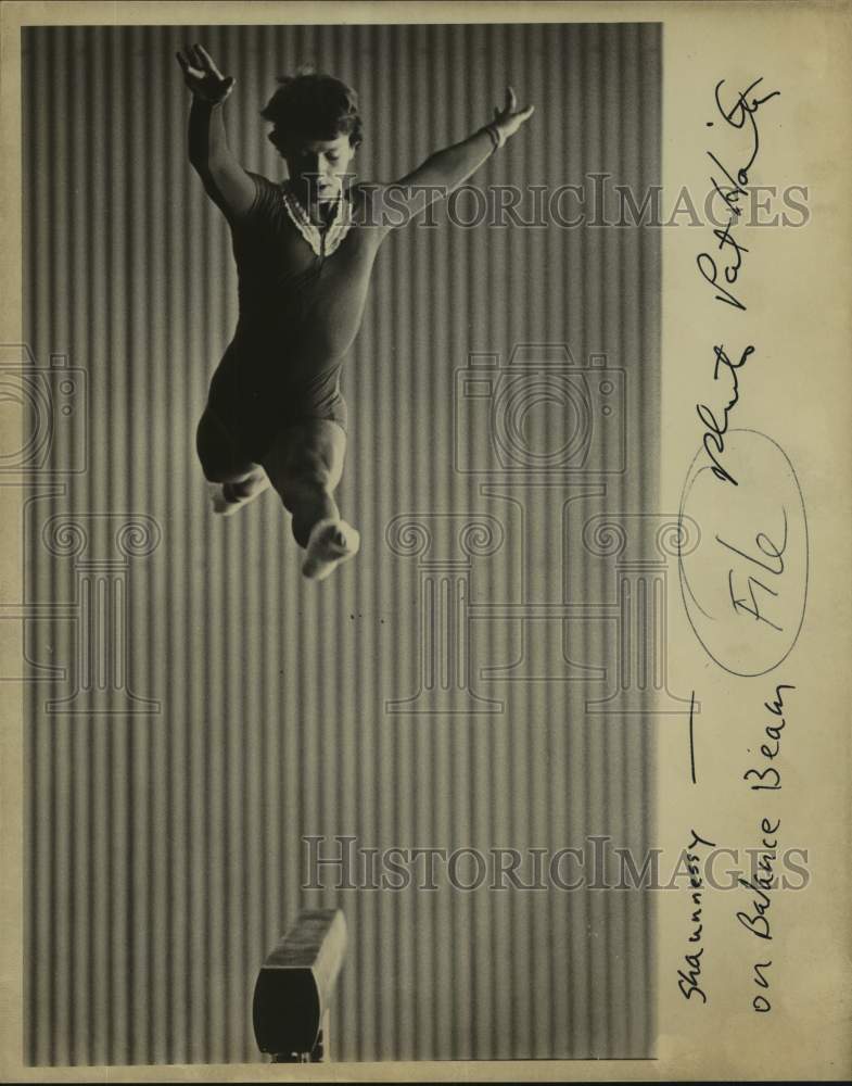 Press Photo Trinity University gymnast Shaun Iungerich on the balance beam - Historic Images