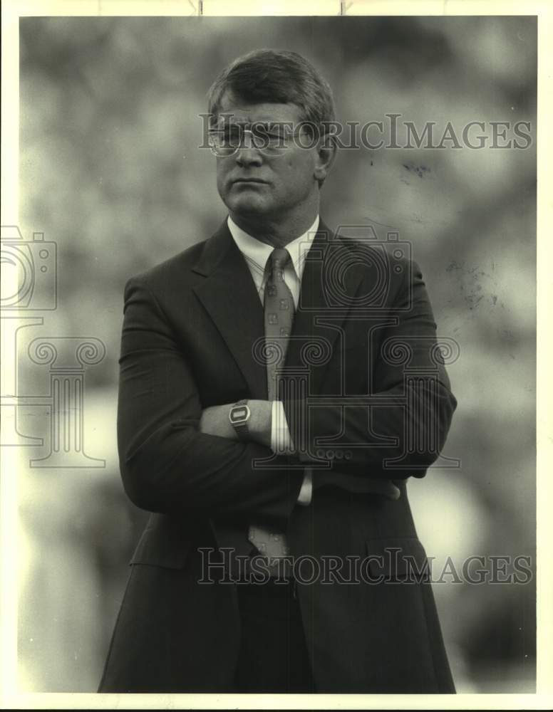 1988 Press Photo Denver Broncos football coach Dan Reeves - sas17244 - Historic Images