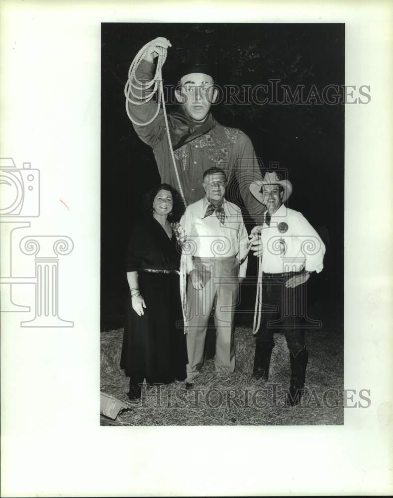 1990 Press Photo Game Dinner officials at the Witte Museum - sas17252 - Historic Images